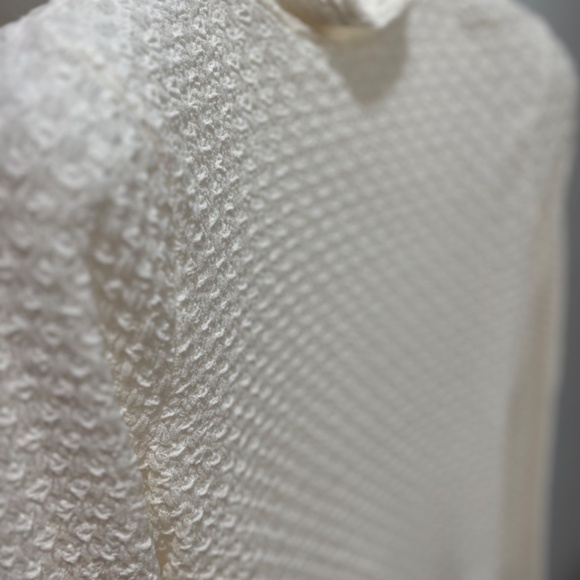 DKNY Women's Pebblelace Longsleeve Highneck Versatile Tops - Picture 6 of 8